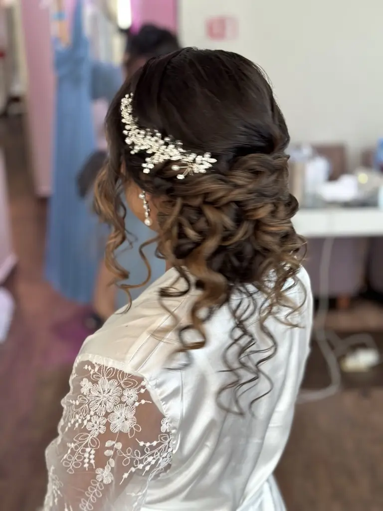 Bridal loose messy bun updo riviera Maya